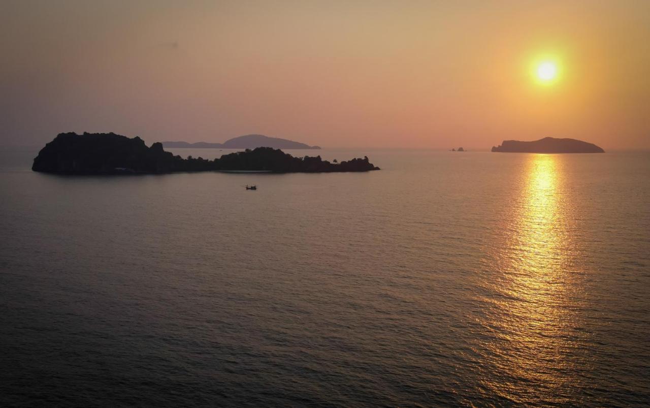 The Nest Private Beach Resort Chumphon Exterior photo